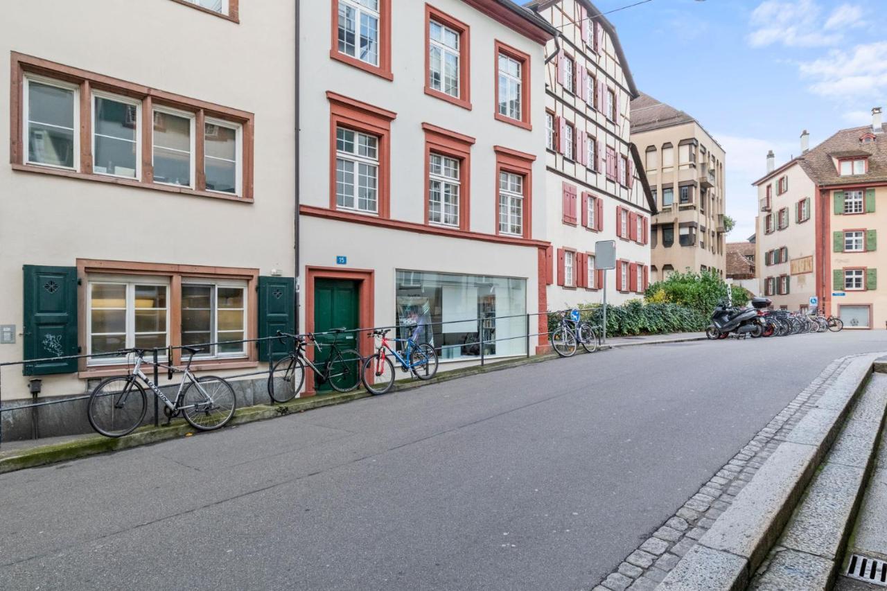 True Basel - Stadtwohnung I Rheinblick Exterior photo